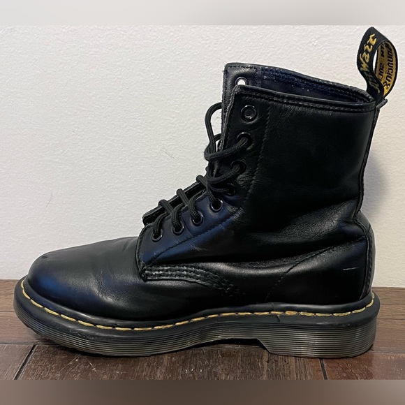 Dr. Martens 1460 Vonda Embroidered Rose Boots Womens size 6 - Picture 4 of 11